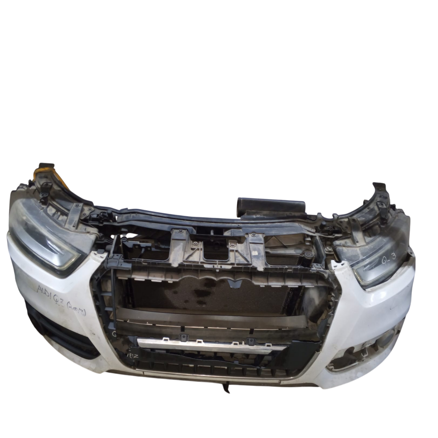 AUDI Q3 Nosecut (2013)